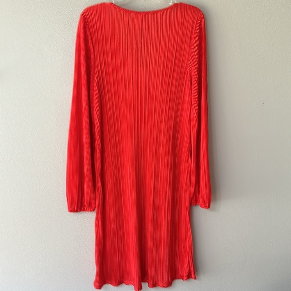 Wrapper NWT Red Pleated Dress - Picture 4 of 9